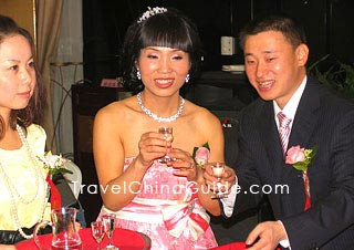 Wine is indispensable to Chinese Wedding.